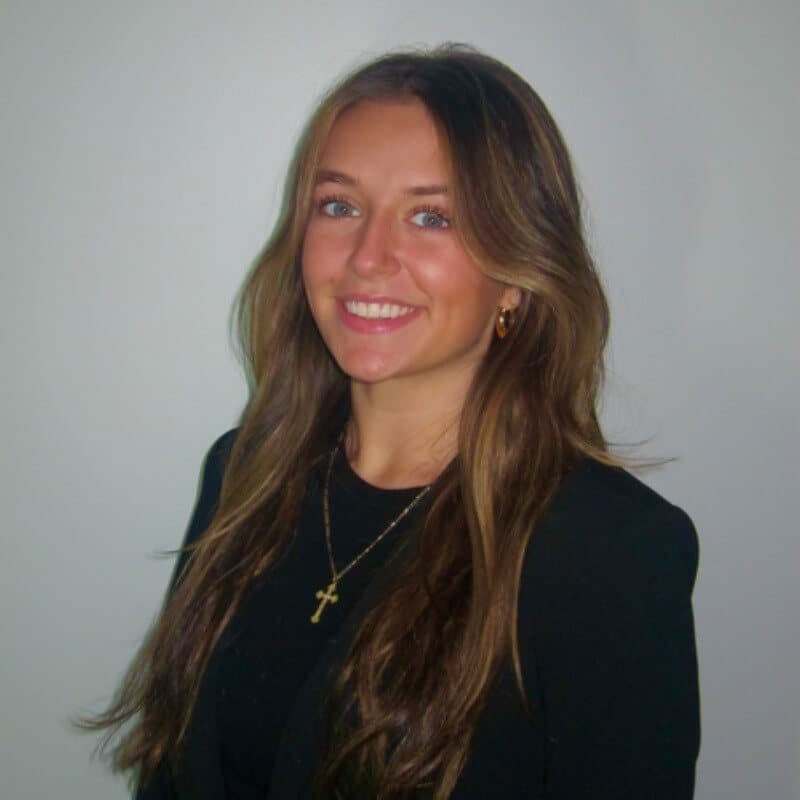 Lauren - Nail Artist